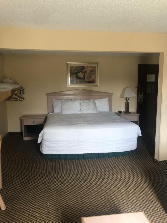 Guesthouse Inn & Suites Eugene/Springfield Exterior photo